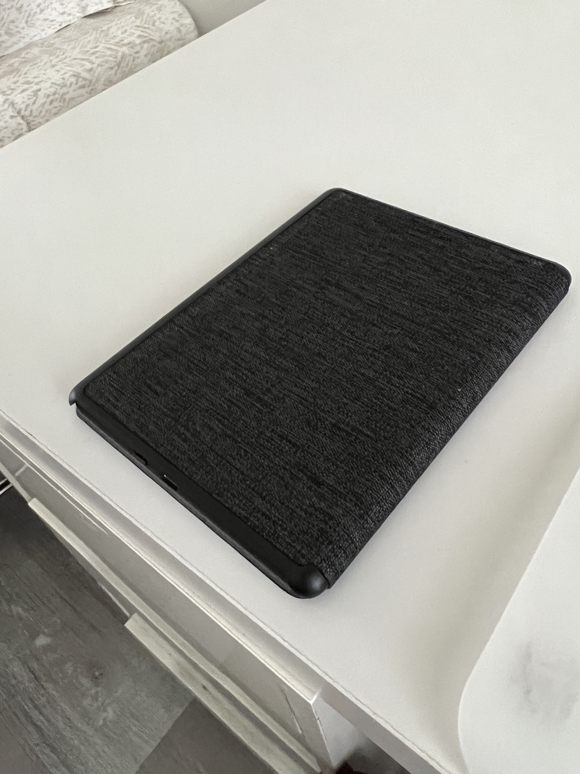 Kindle Paperwhite (2021) + Fabric Case image indicator(3)