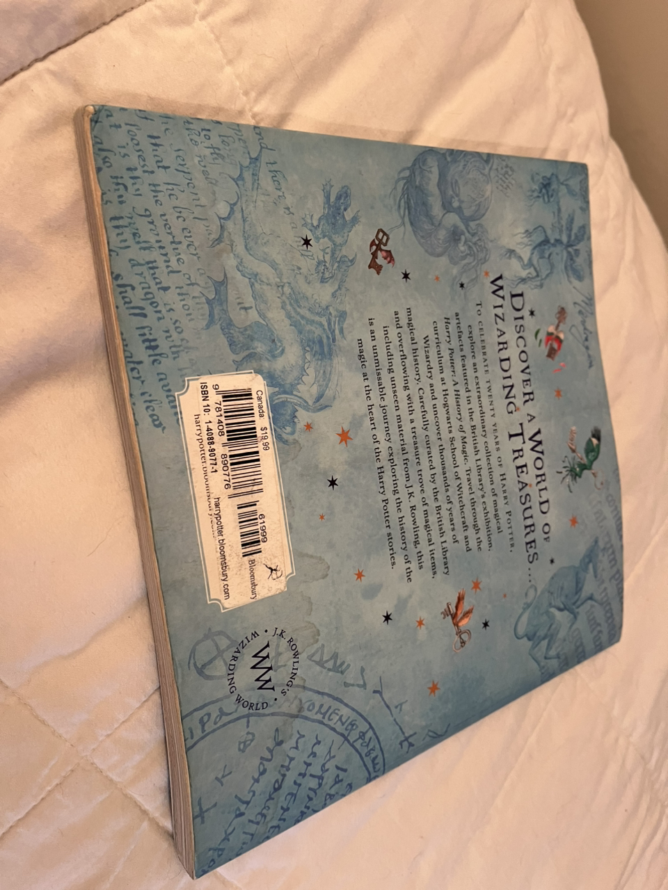 2 illustrated Harry Potter books image indicator(6)