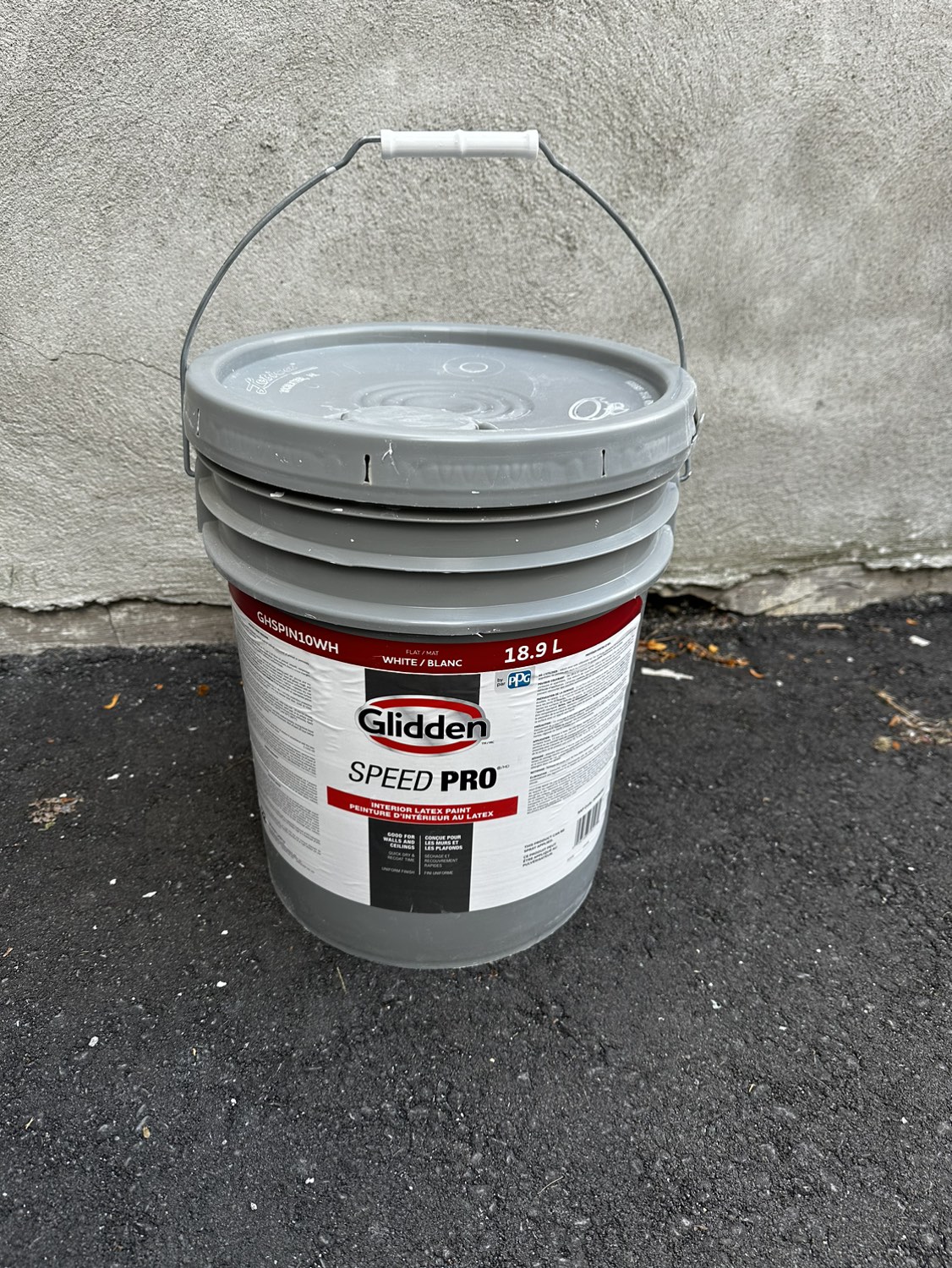 New White Latex Flat Paint thumbnail