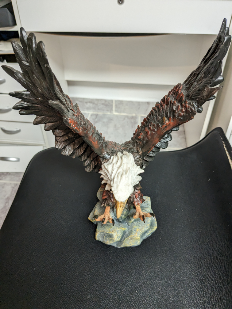 Eagle statue image indicator(2)