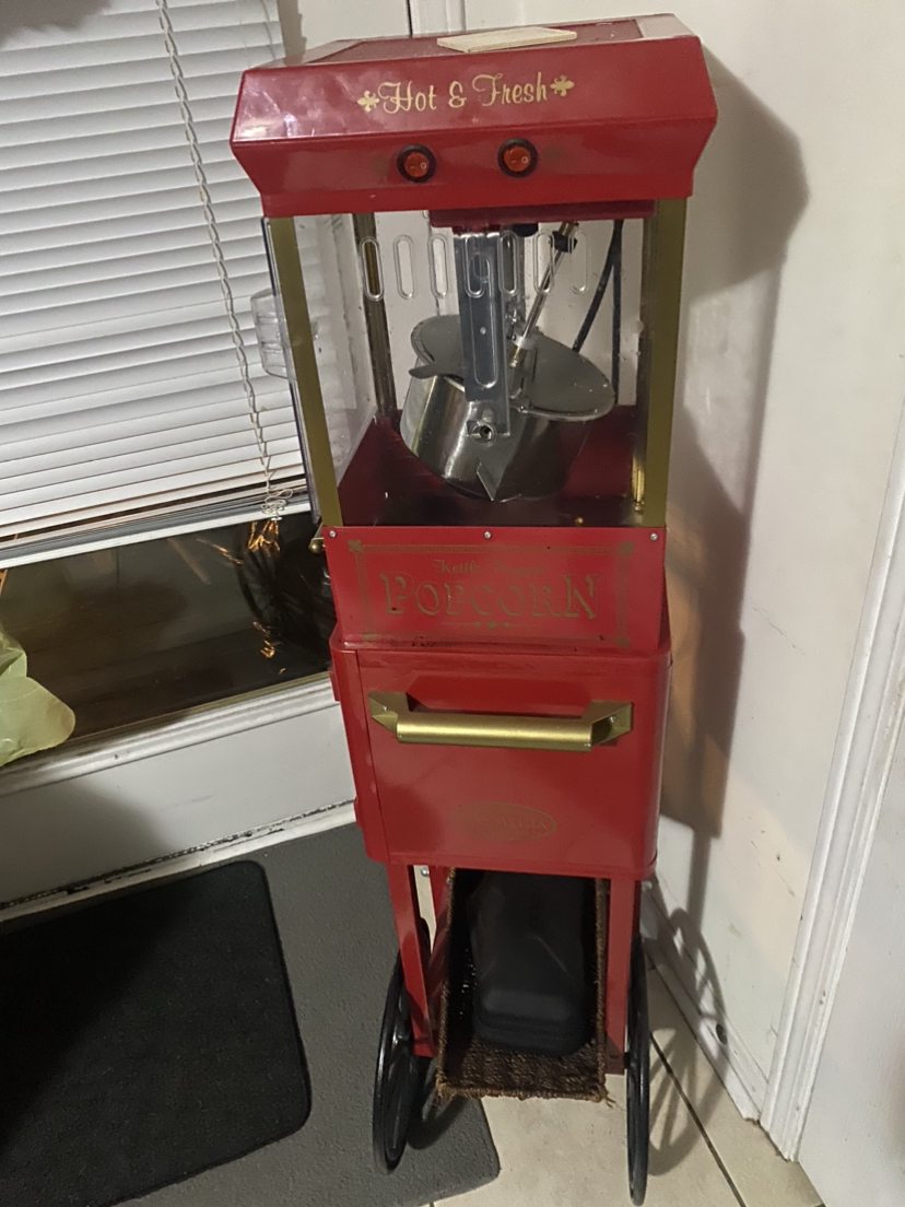 Popcorn maker-movie theatre style