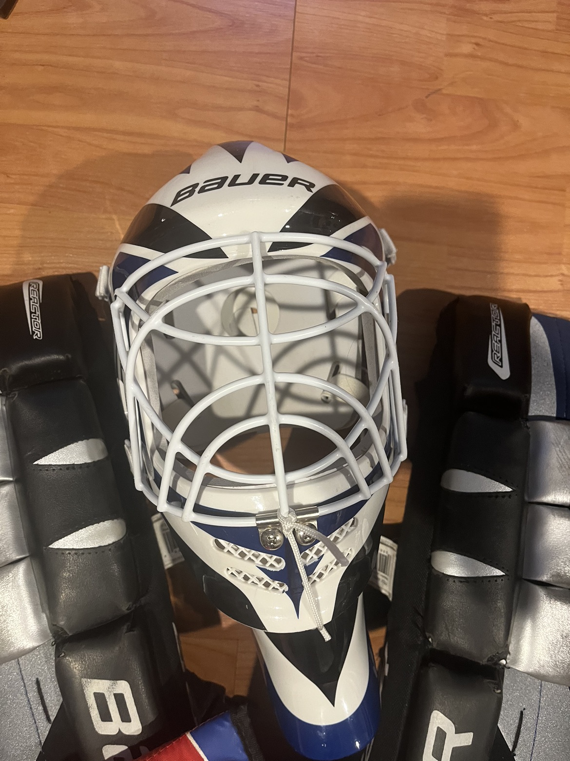Street Hockey Goalie Pads/helmet - photo 4
