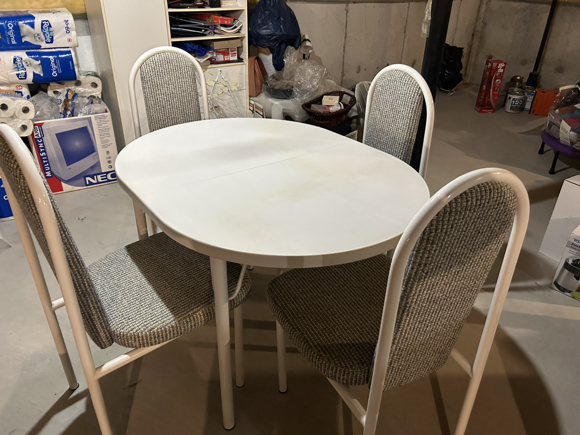 Dining table set includes 6 chairs