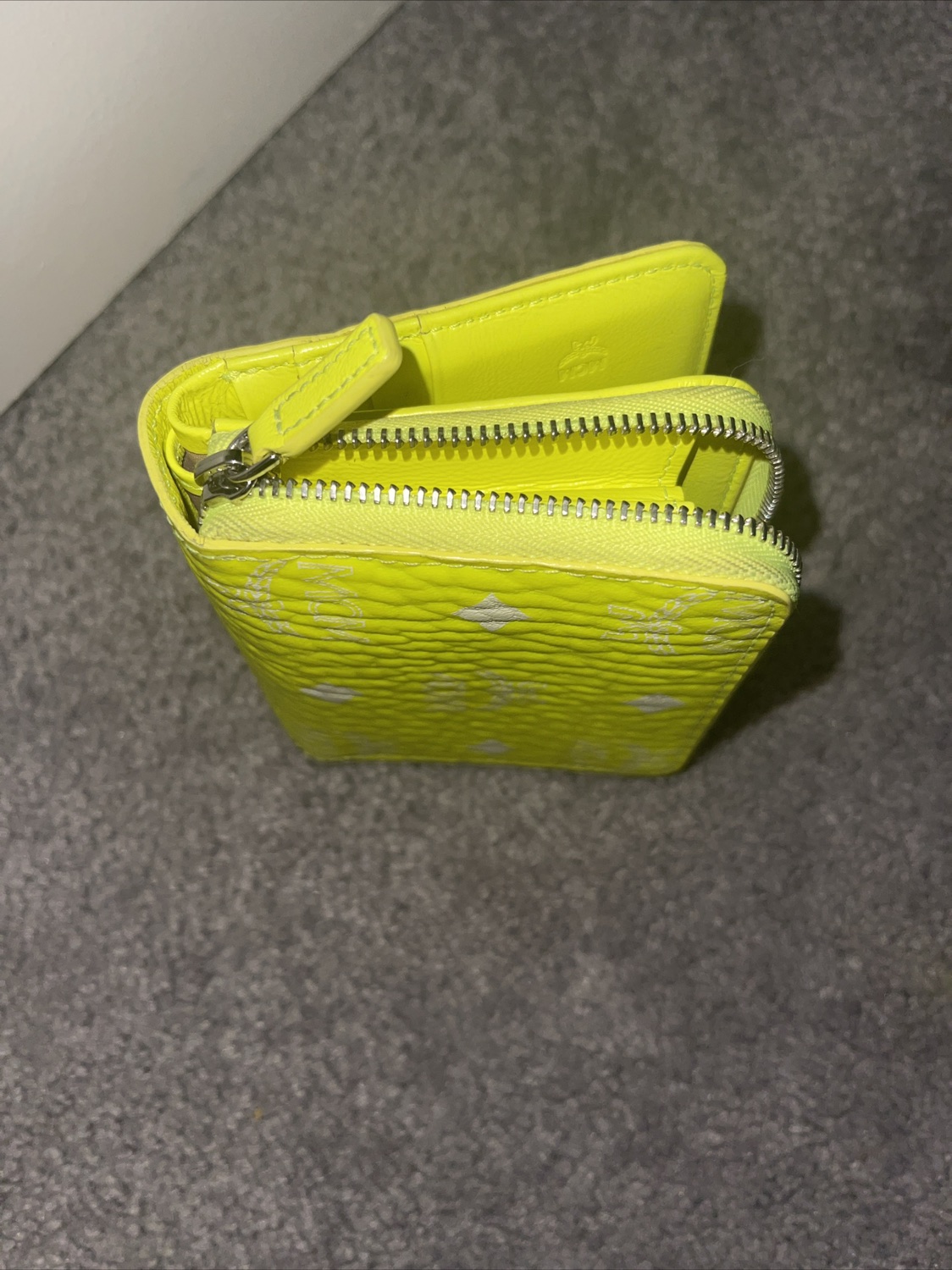 MCM Visetos Neon Yellow Zipper wallet image indicator(2)