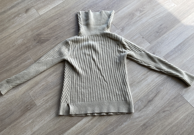 Ann Taylor sweater size xs thumbnail