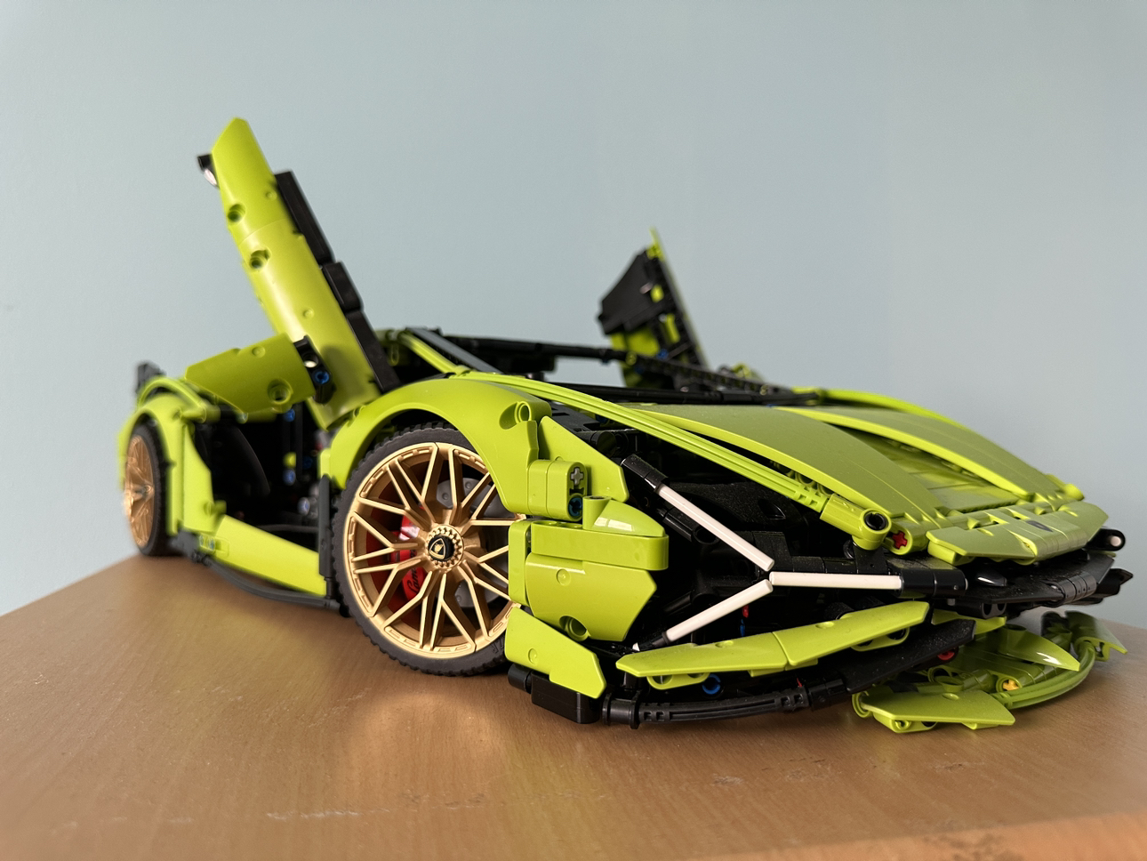 LEGO 42056 Technic Porsche 911 GT3 RS image indicator(3)