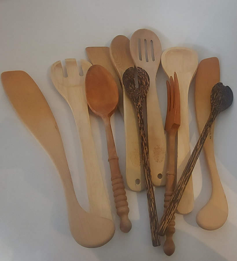 Wooden utensils and Pig cutting board - photo 4