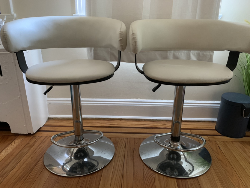 White chrome bar chairs - photo 3