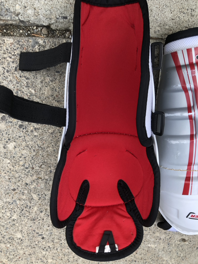 Hockey shin guards - youth size 10” - photo 4