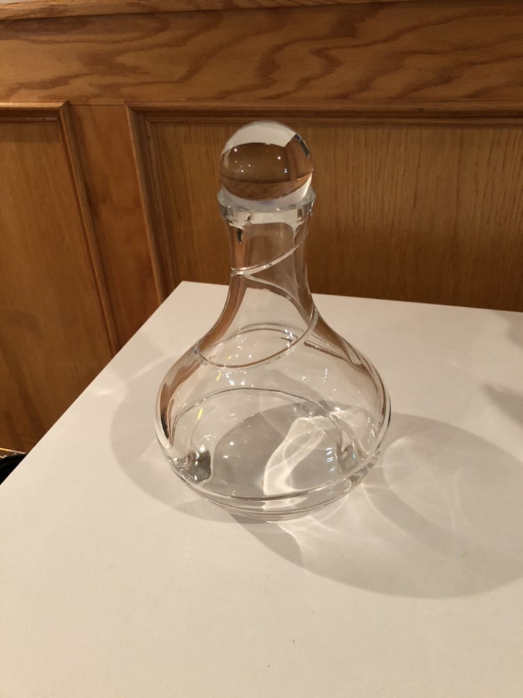 Beautiful modern crystal decanter image indicator(2)