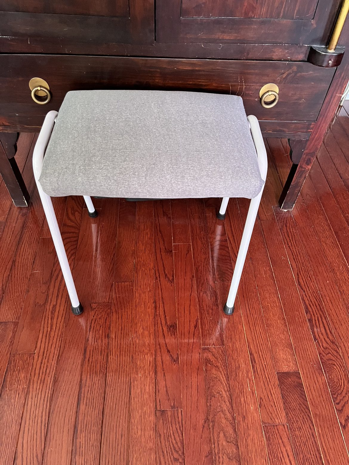 Retro Stool thumbnail