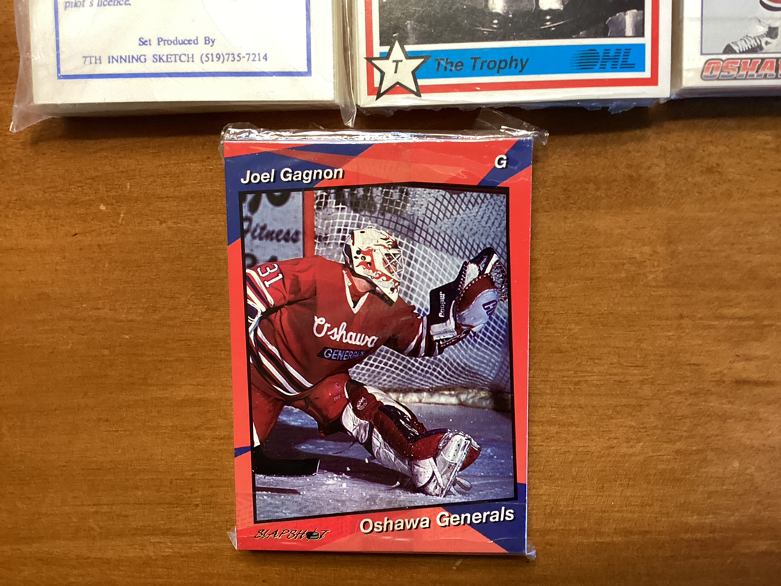 4 Unopened OSHAWA GENERALS HOCKEY TEAM SETS image indicator(10)