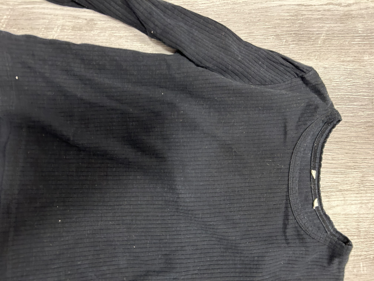 Long sleeve black top image indicator(2)