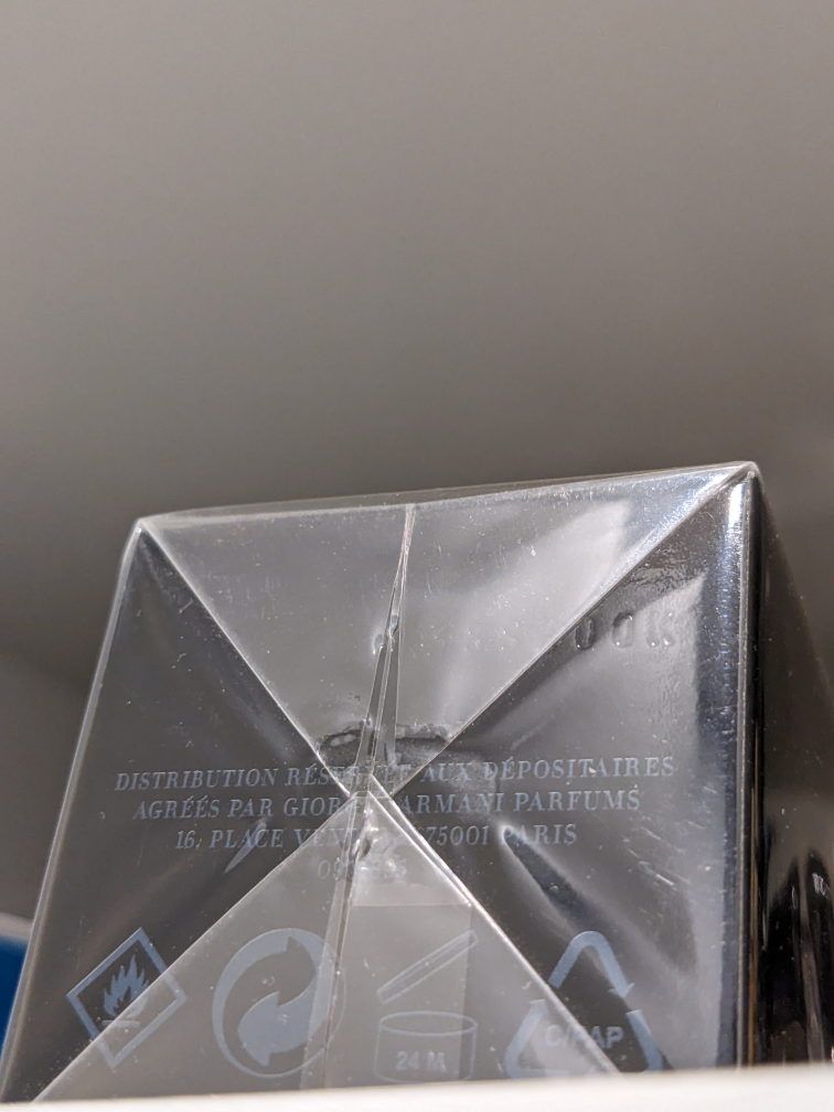 Giorgio Armani Code Absolu Parfum Pour Homme, 2oz 60ml image indicator(3)