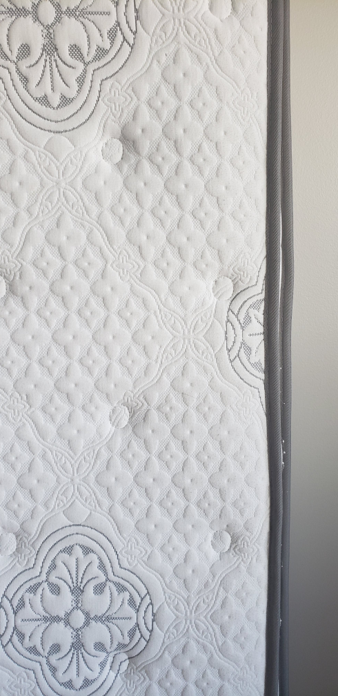 Queen Size Mattress - photo 2