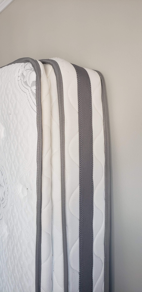 Queen Size Mattress - photo 3