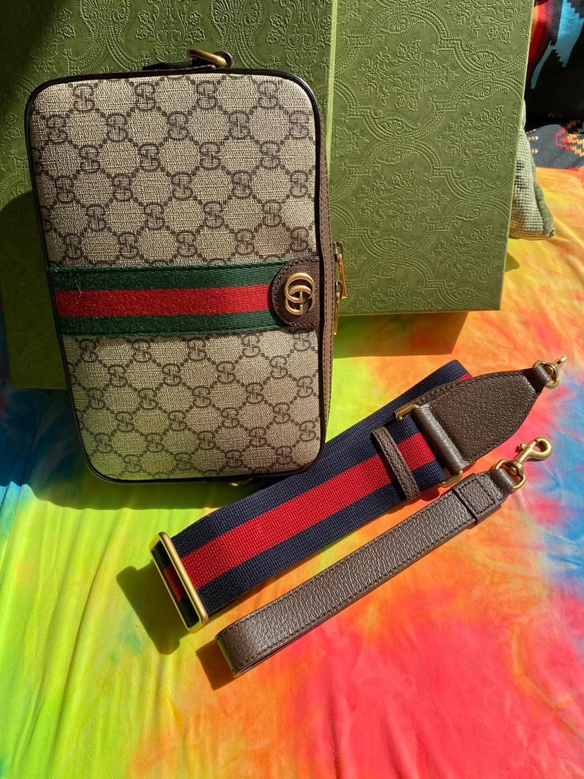 Gucci GG Shoulder Bag image indicator(3)