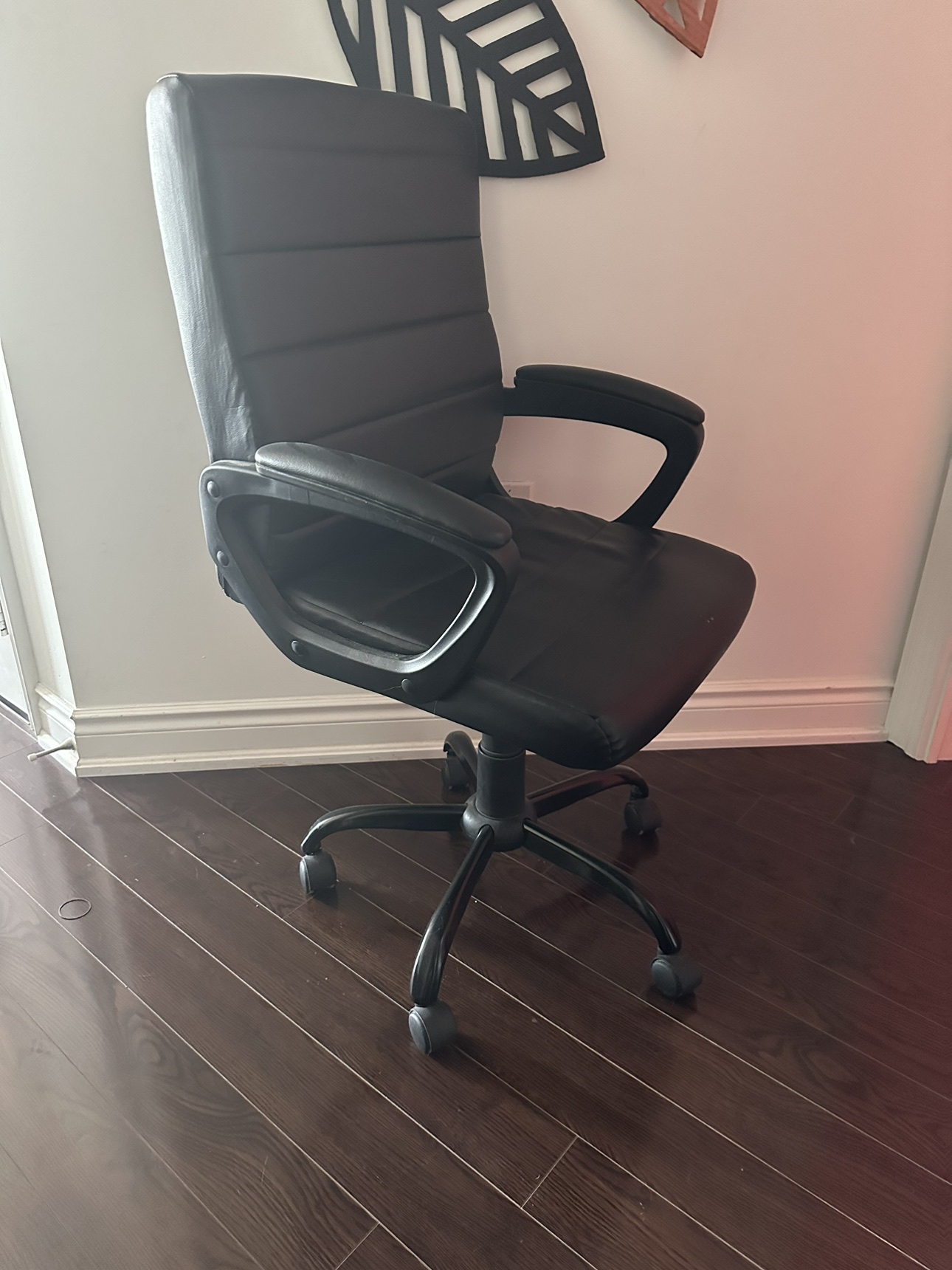 Office chair - photo 3