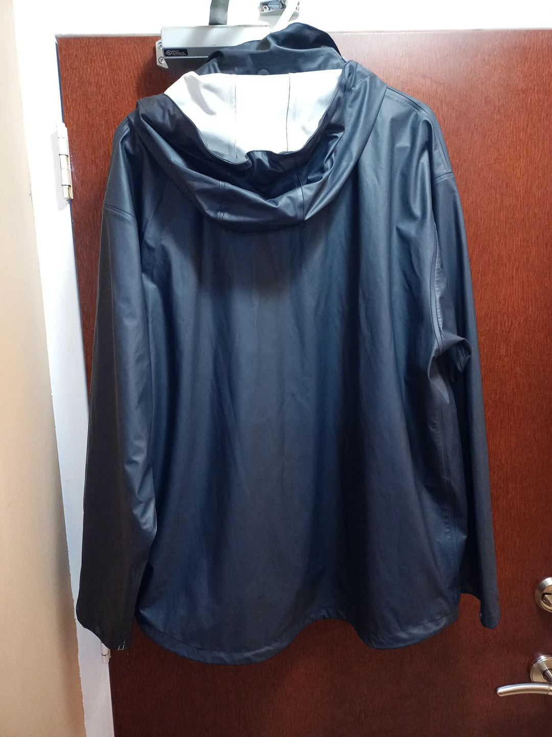 Helly Hansen Rain Jacket - Size XL - photo 2
