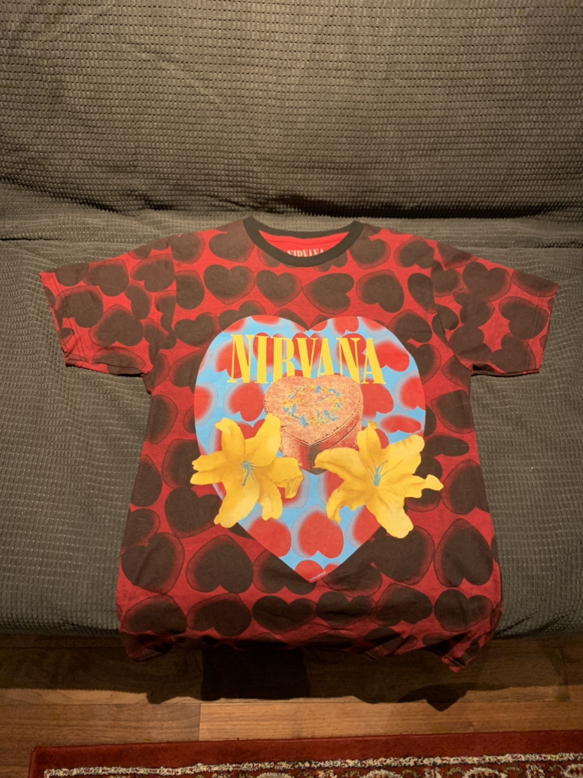 Mens Medium Nirvana Heart Shaped Box T Shirt