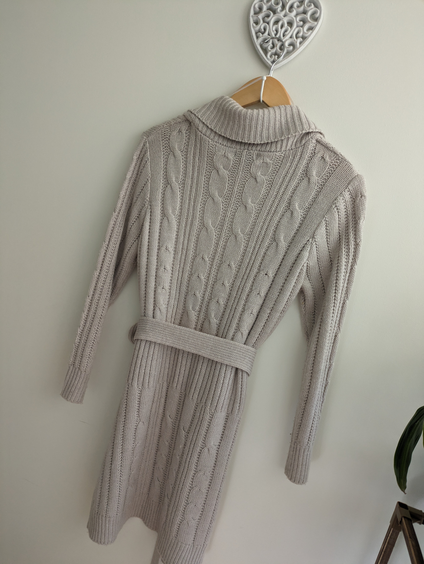 cable knit cardigan image indicator(3)