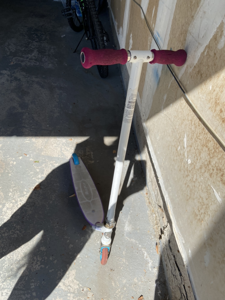 Kids scooter thumbnail