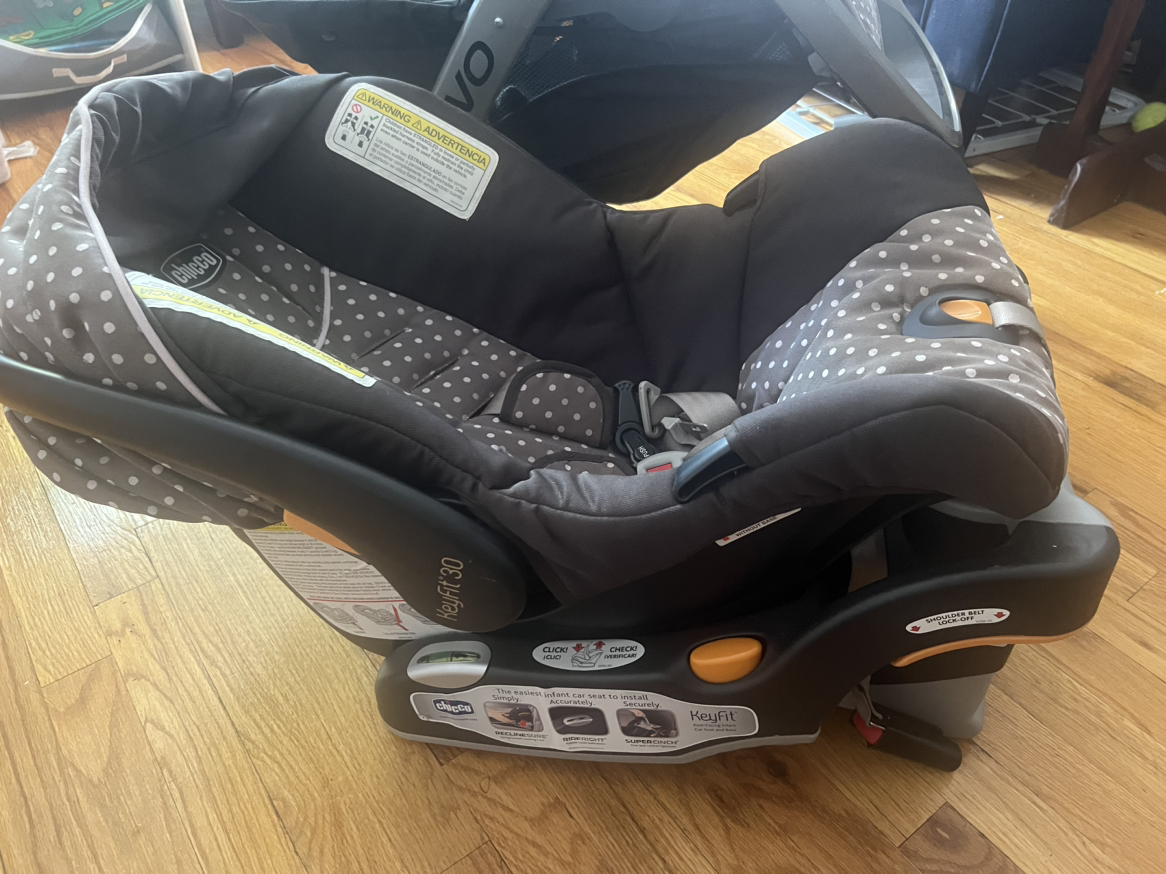 Stroller with car seat and many accessories - photo 4