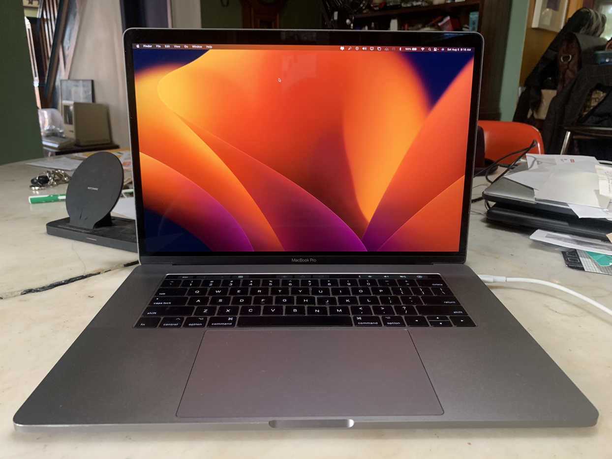 MacBook Pro 15.4”, Core i7, new battery, 512gb, excellent body