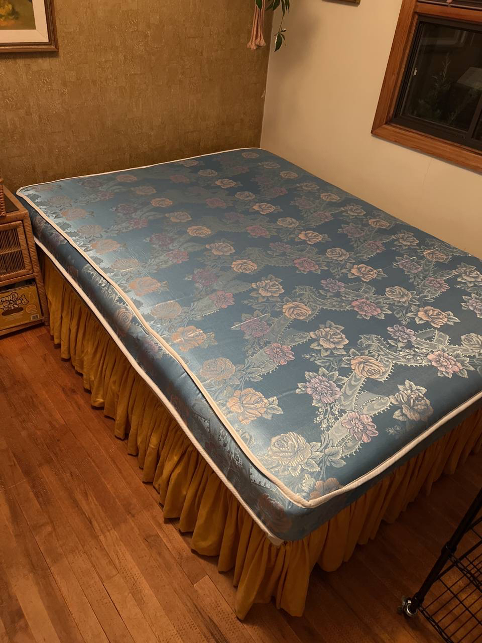 Queen Size Mattress - photo 2