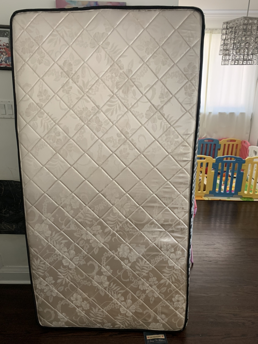 Twin mattress