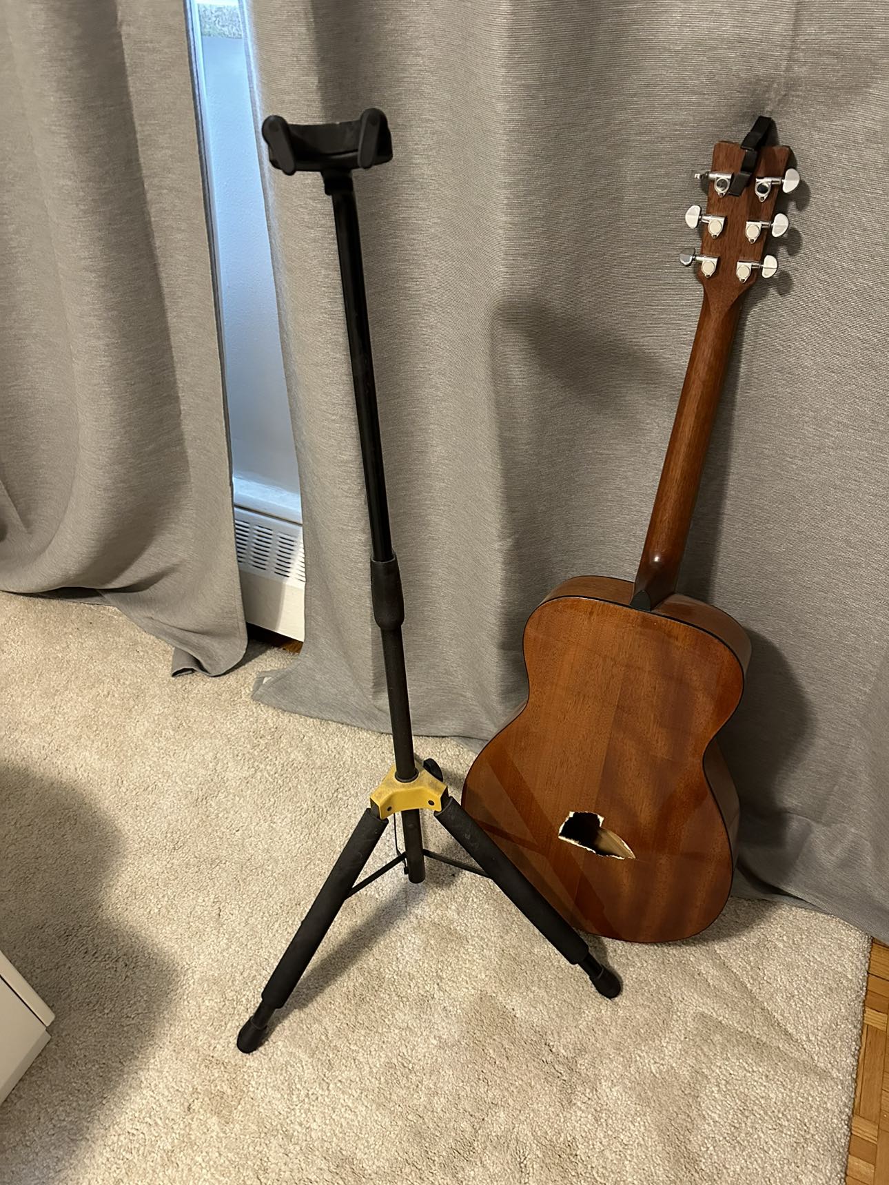 Broken YAMAHA Guitar - photo 5