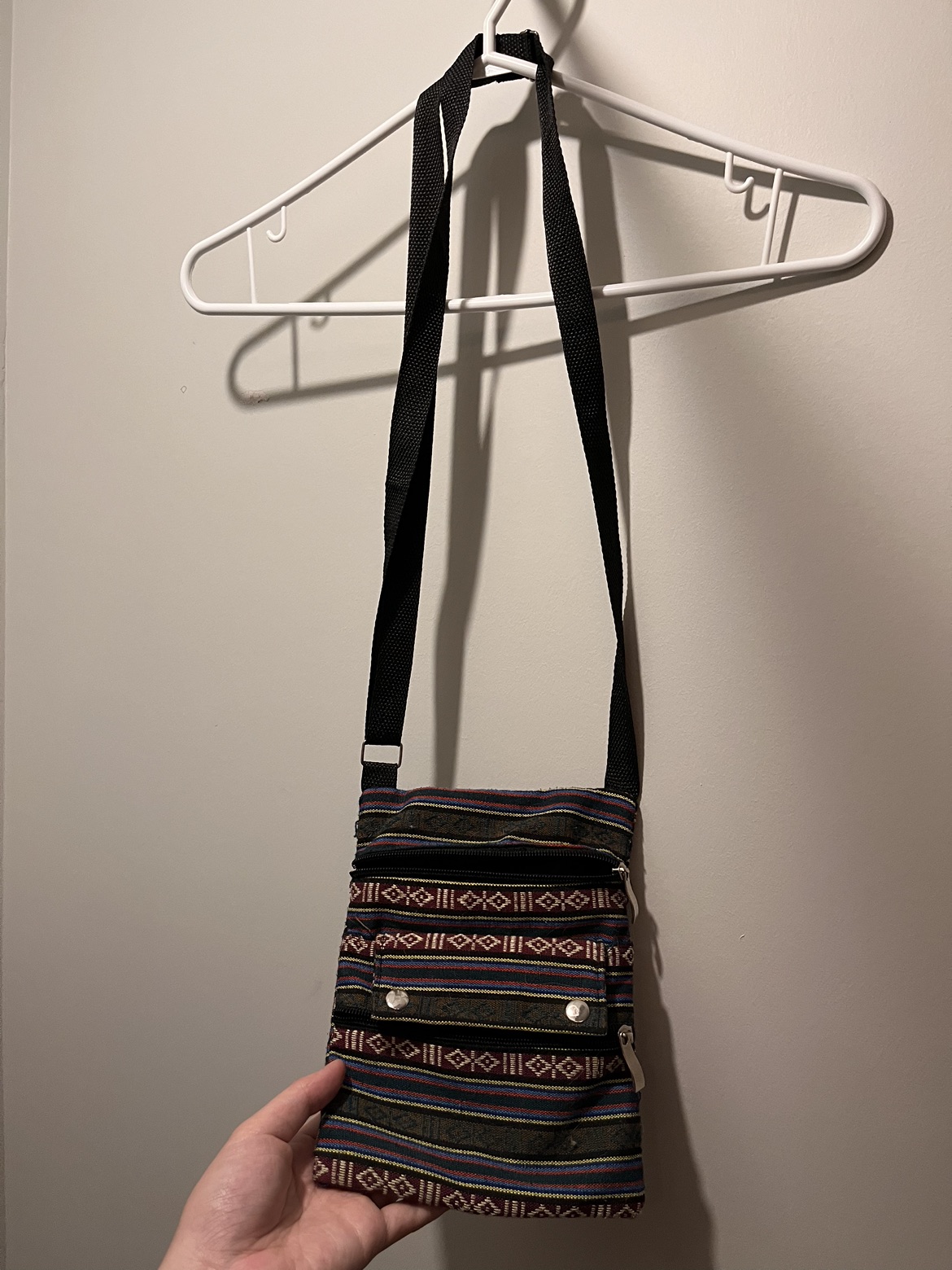 Crossbody pouch #freecycle image indicator(4)