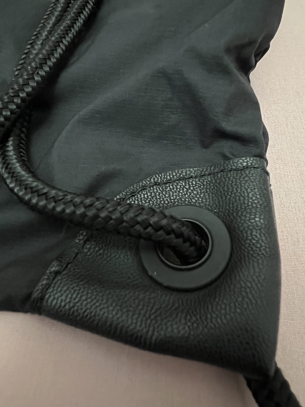 #freecycle Lululemon drawstring bag image indicator(5)