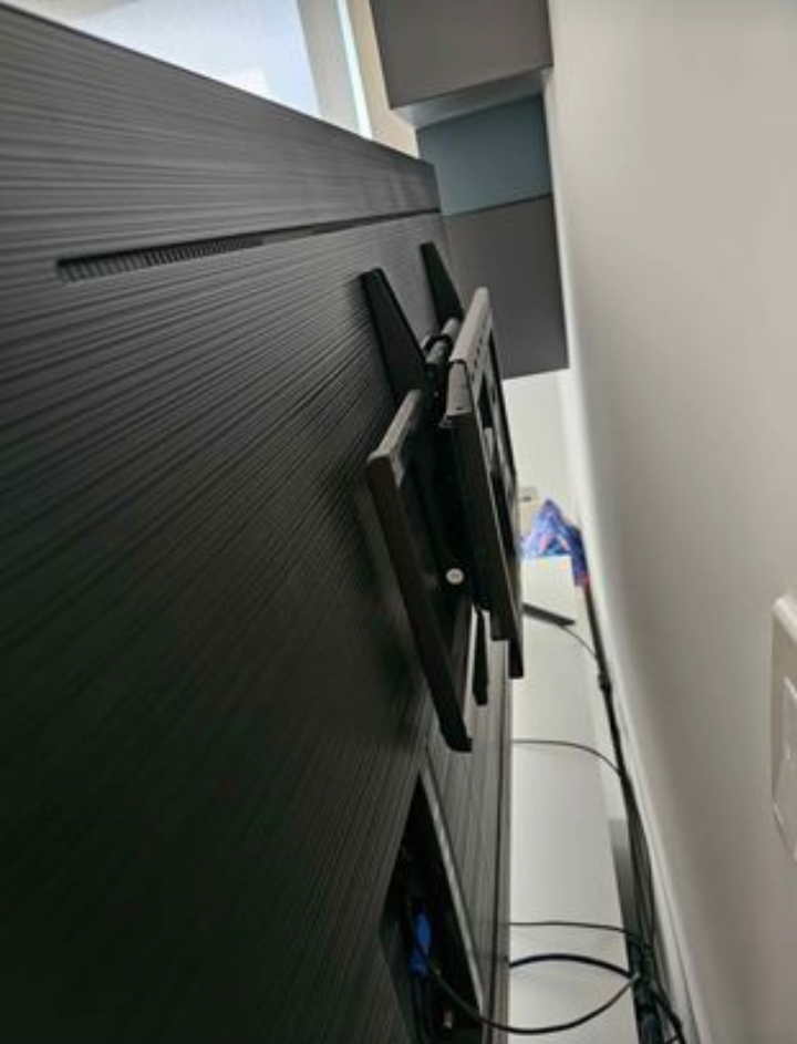 Samsung 4k - 65"  Soundbar + amovible Wall mount image indicator(4)