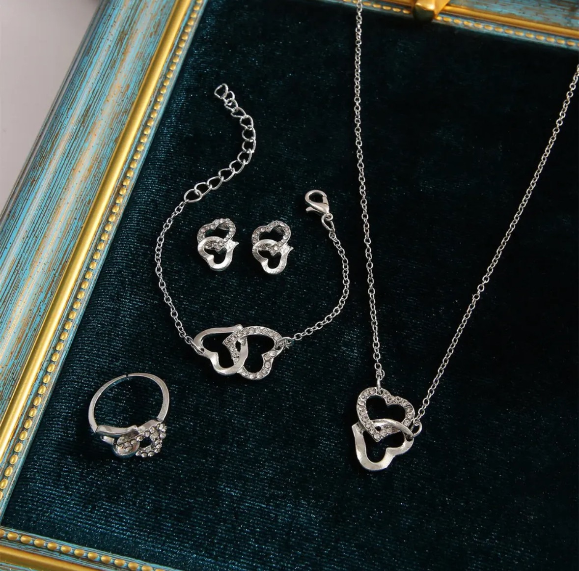 New 4 piece jewelry set