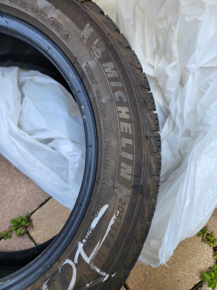 Michelin X-Ice snow 205/55 R16  4 winter tires( no rims) - photo 3