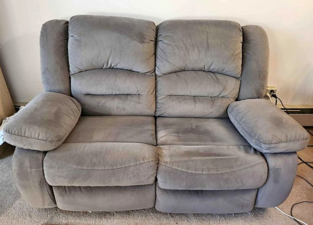 FREE DELIVERY Loveseat power recliner sofa / couch