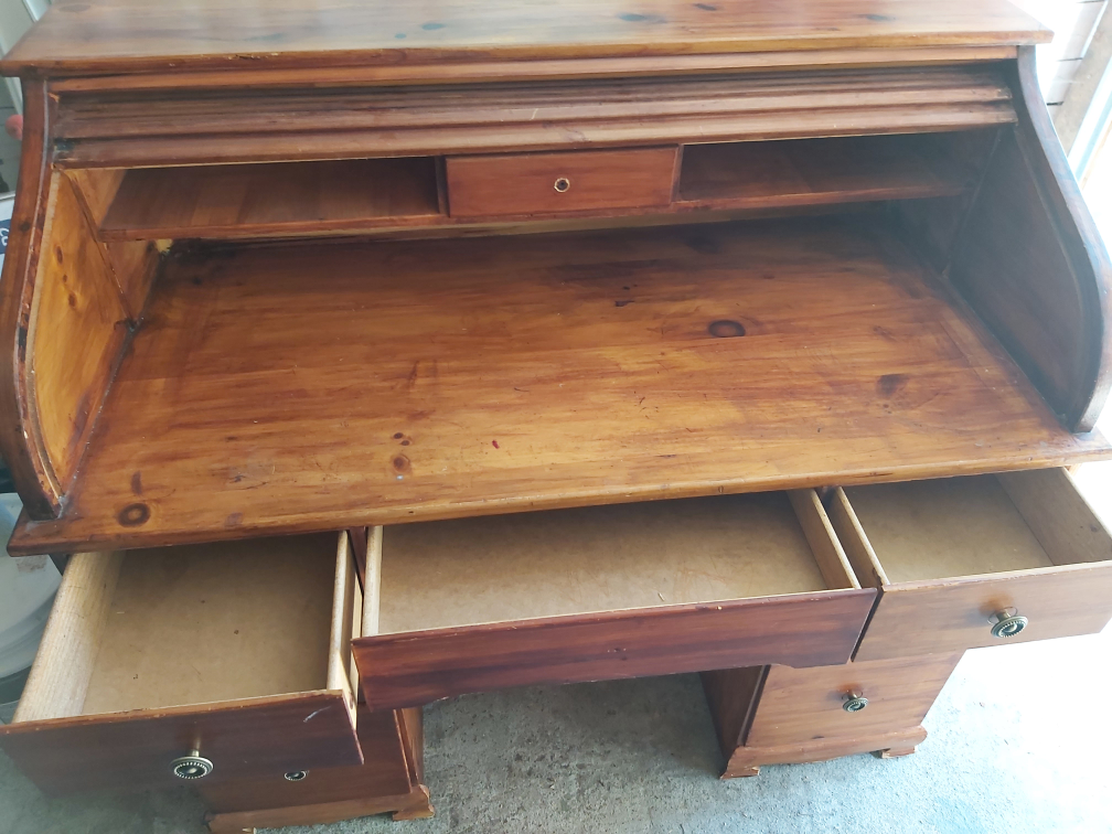 beautiful solid wood desk - photo 3