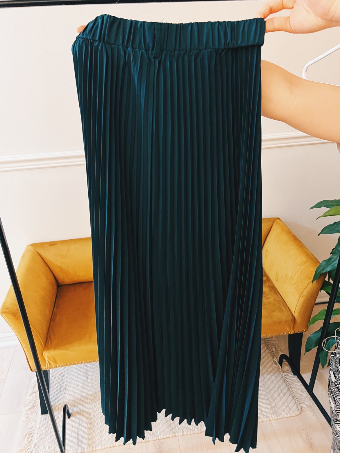 High Waist Pleated Skirt image indicator(7)