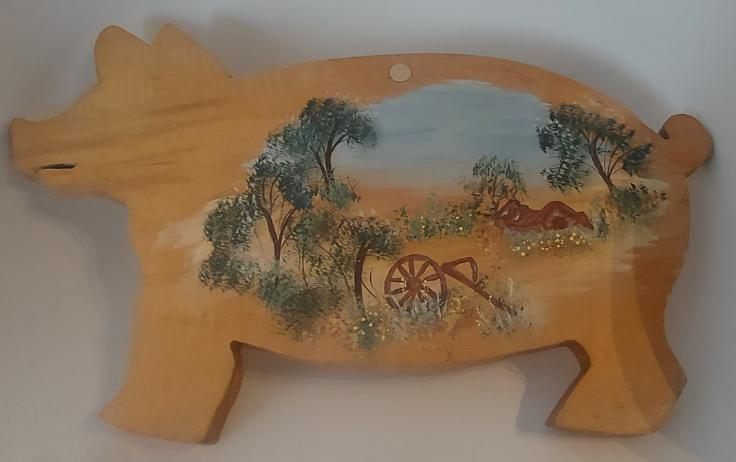 Wooden utensils and Pig cutting board - photo 2