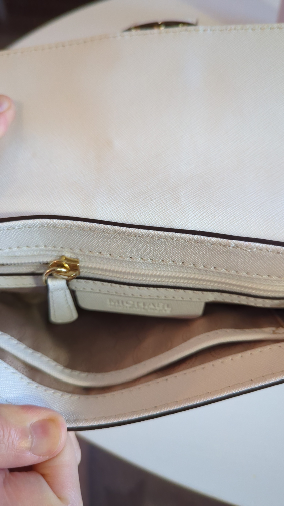 Michael Kors purse image indicator(4)