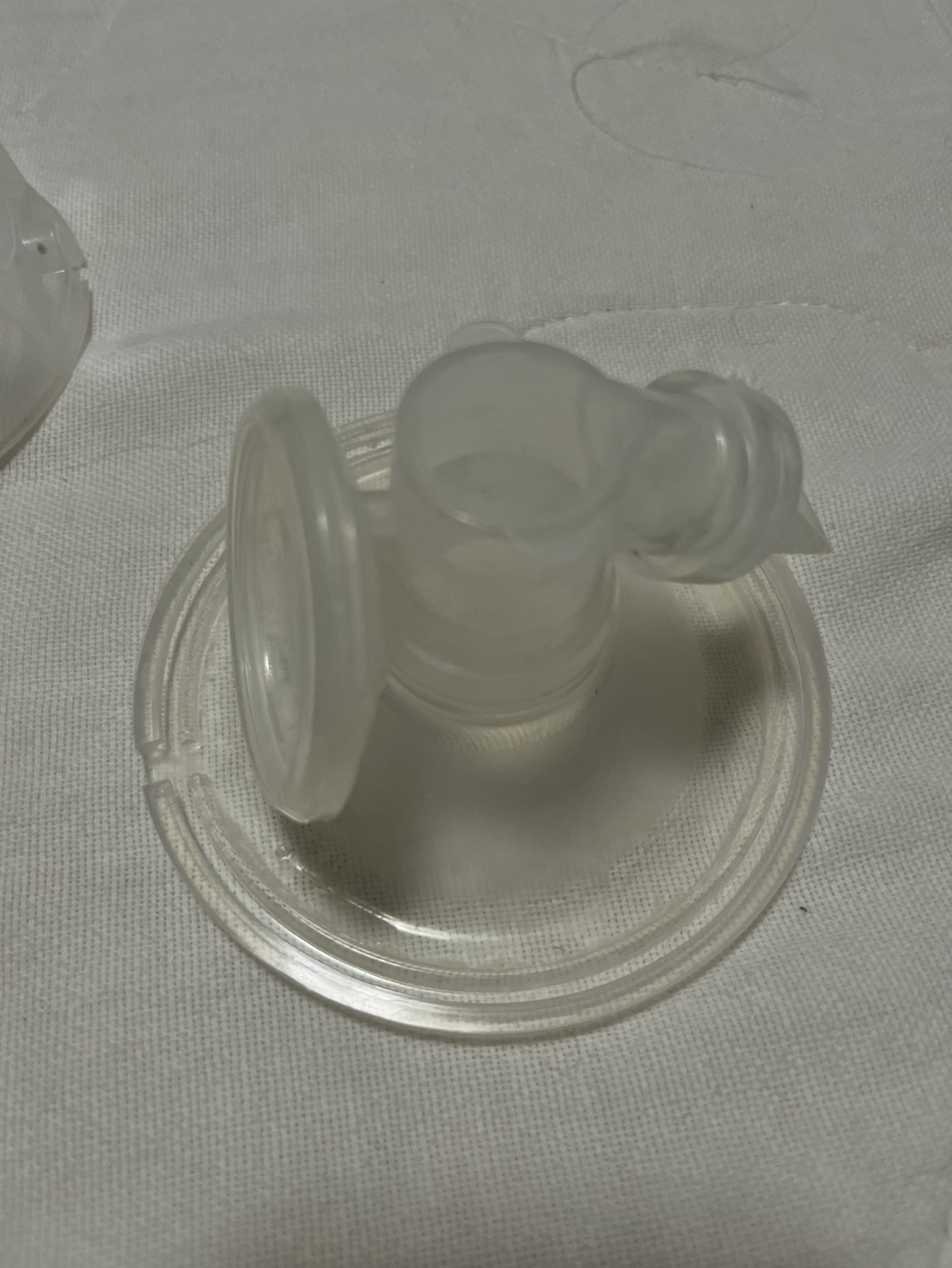 Wearable Breast Pump - photo 2