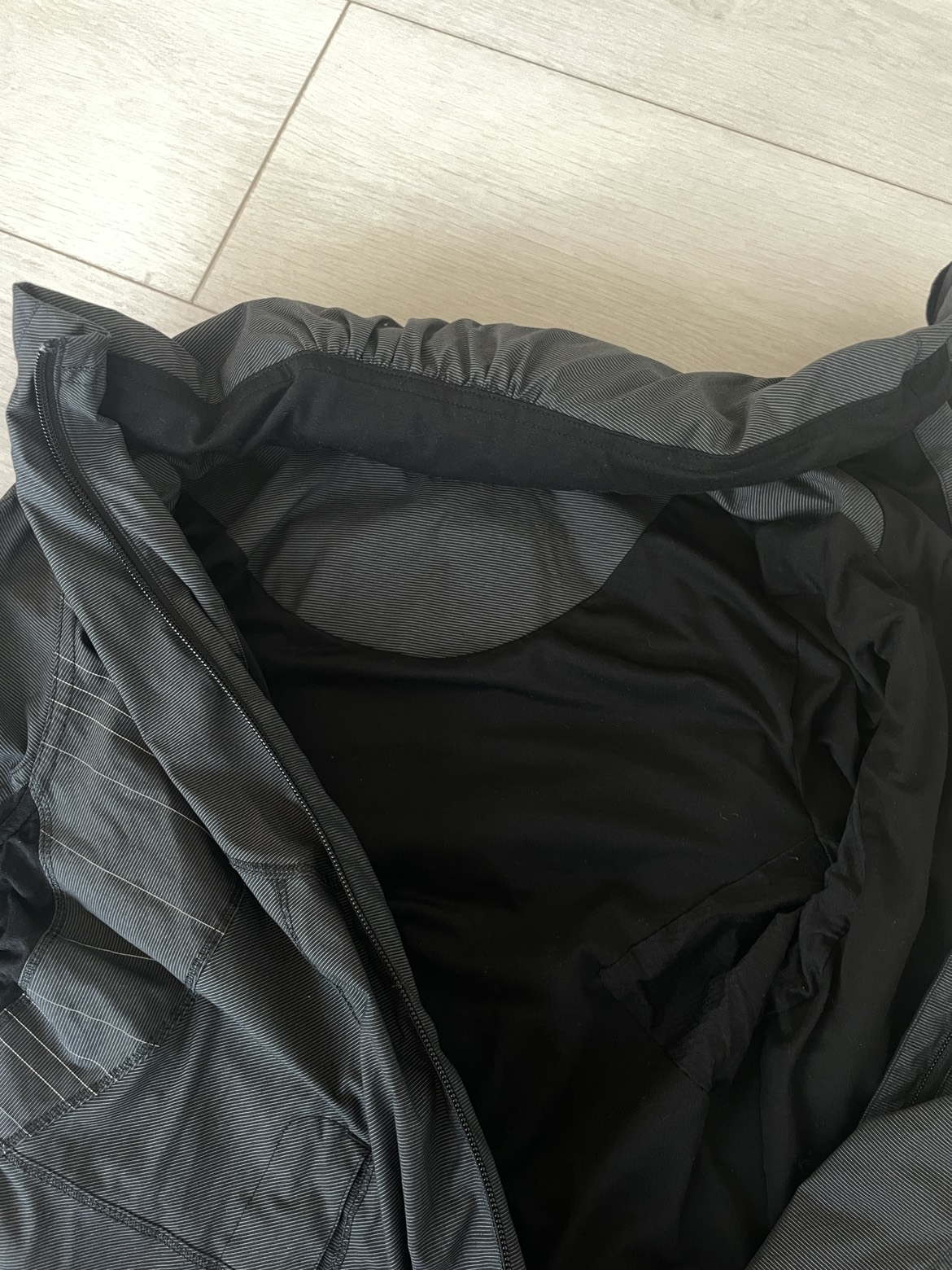 Lululemon jacket thumbnail