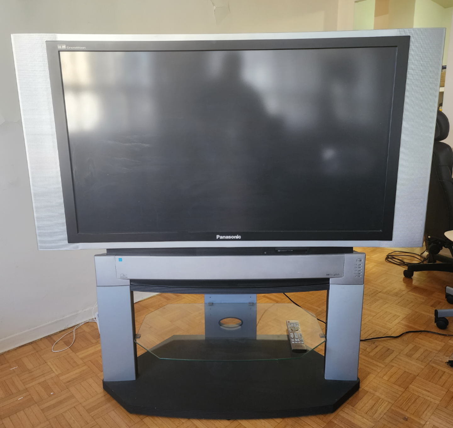 PANASONIC Projection TV with Lamp *PICK UP ONLY*