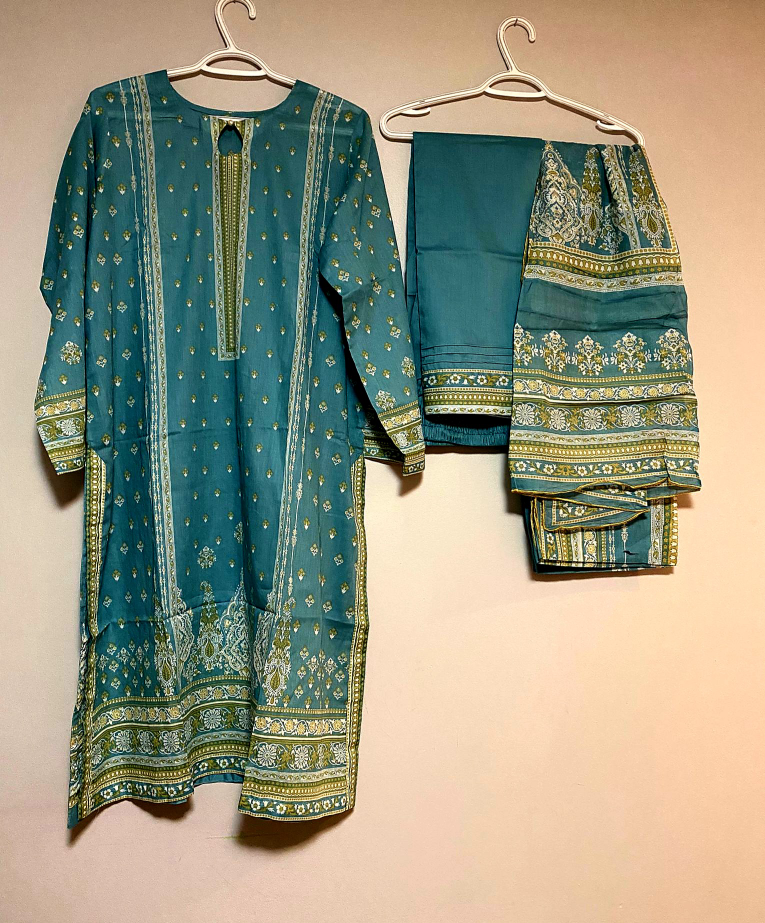 Pakistani Ladies Lawn Suits 3 Pieces Original SALINA Large Size image indicator(6)