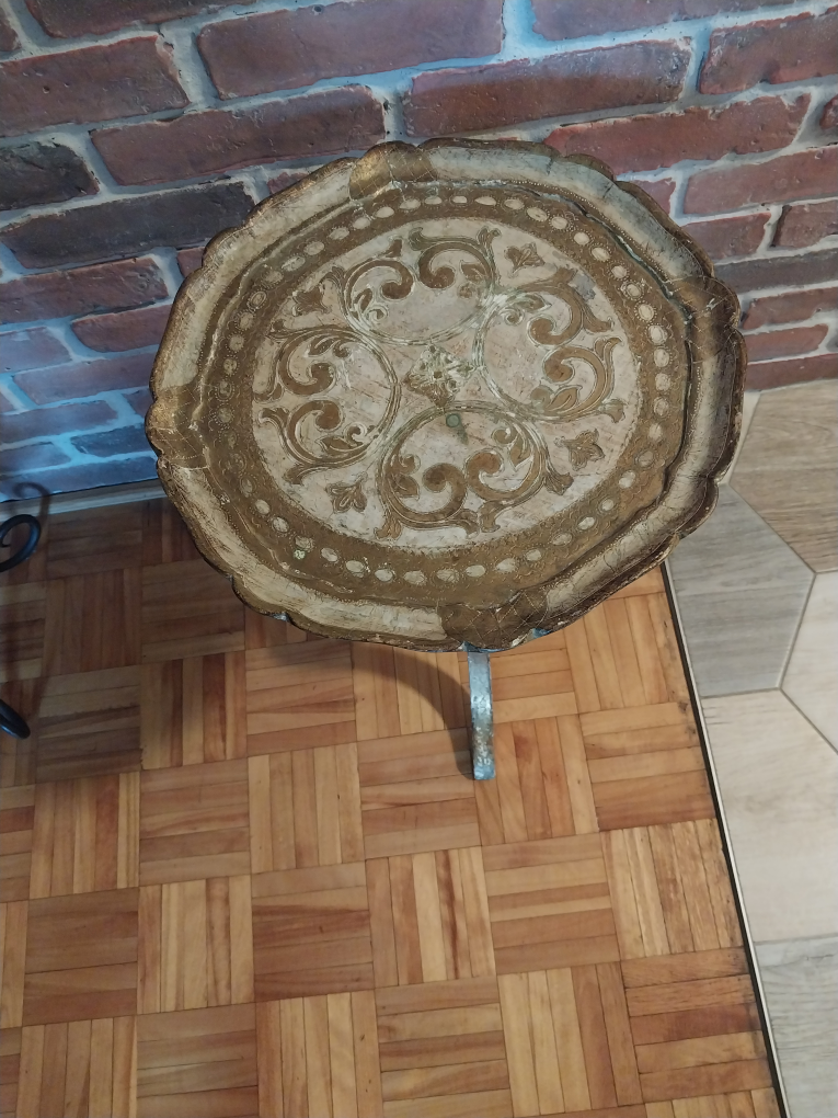 Table - photo 2