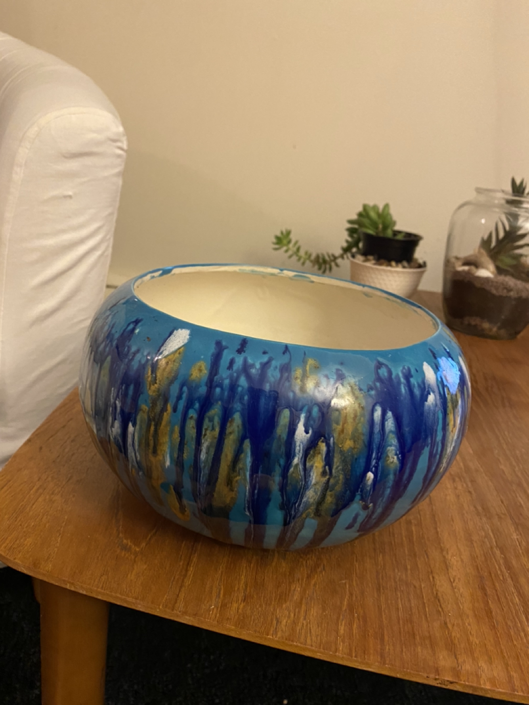 Ceramic planter thumbnail