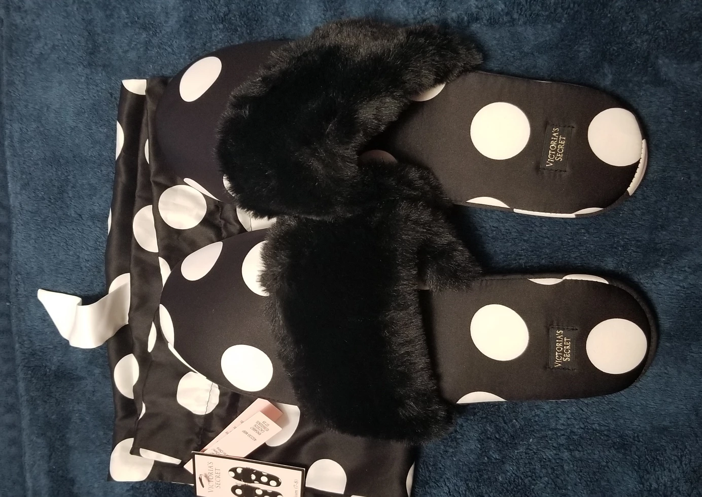 BRAND NEW VICTORIA'S SECRET  SLIPPERS thumbnail