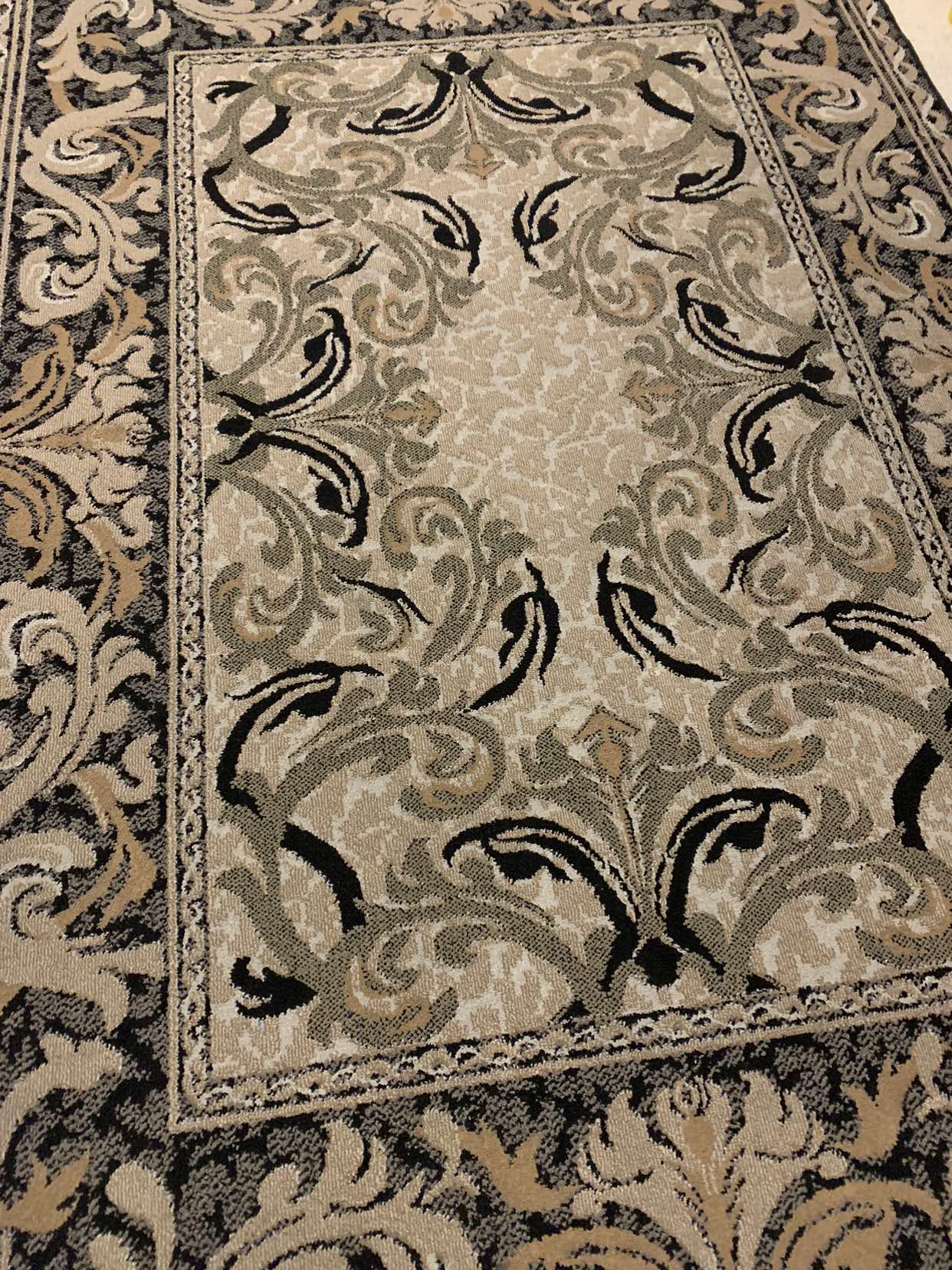 Moving sale!! AREA RUG / Carpet - photo 3
