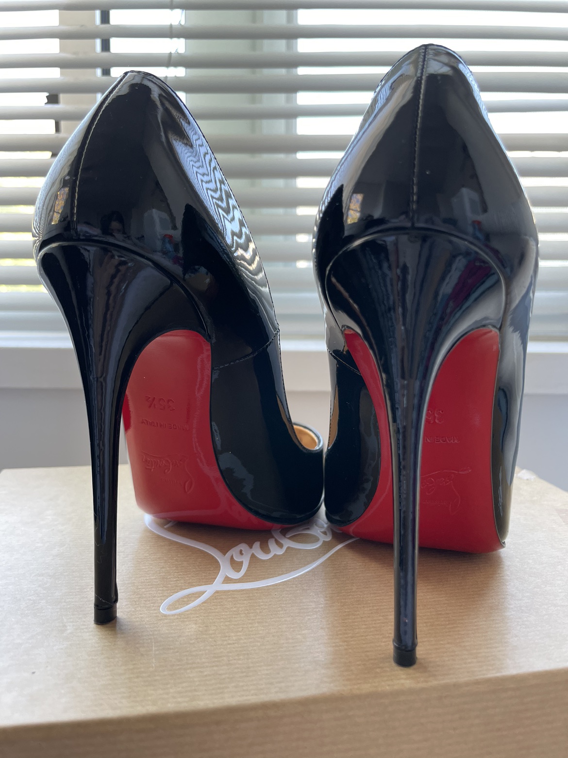 Auth. Christian Louboutin So Kate image indicator(2)